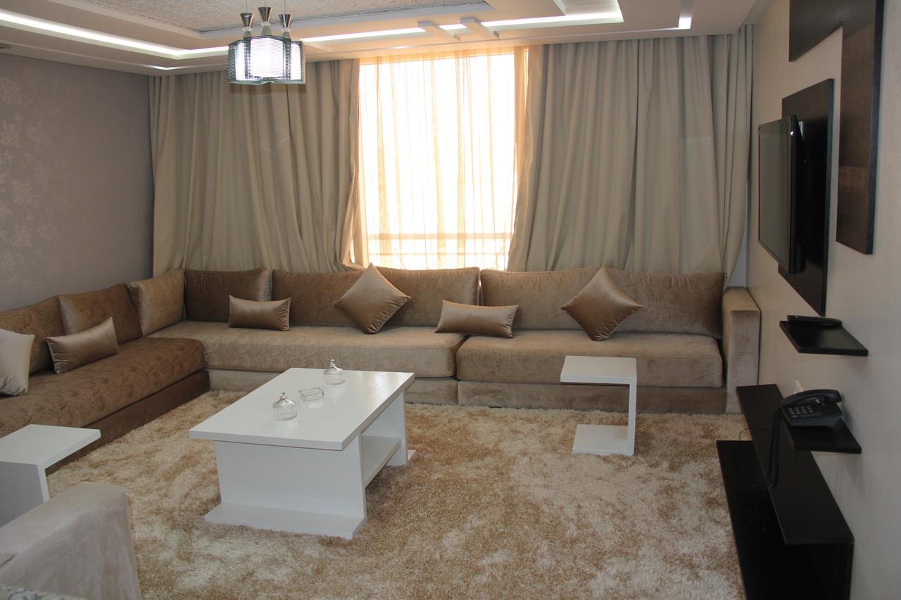 Residence La Place Al-Ajoen Buitenkant foto